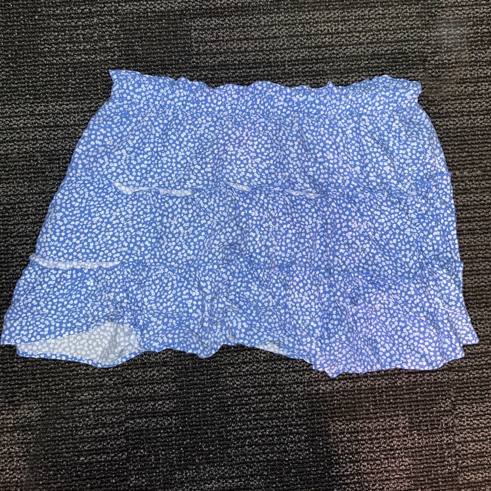 Flowy ruffled skirt